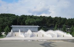 一面墙，，一道景：九龙照壁浮雕景墙的诗画之美