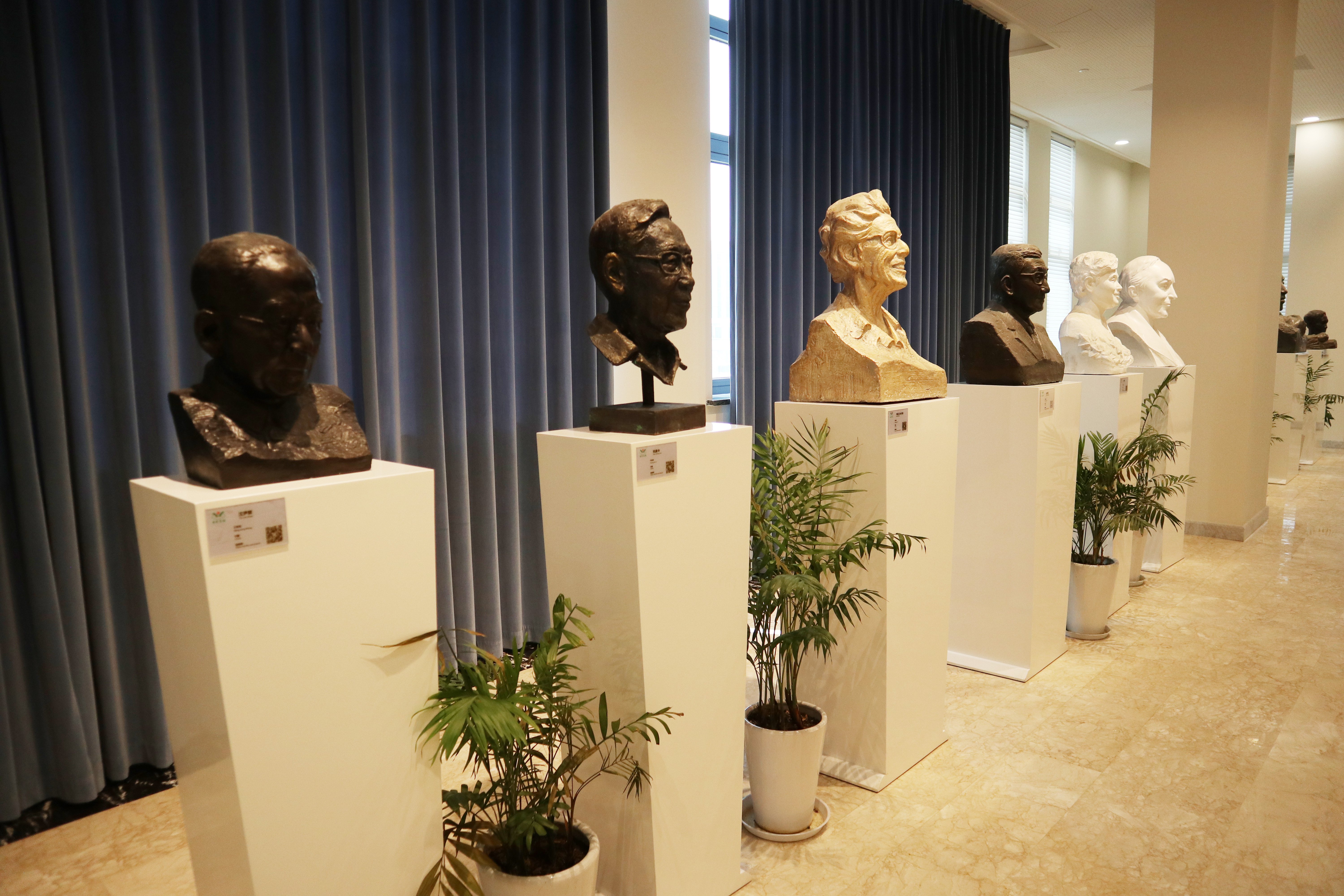 永乐高集团：雕塑史诗，，，，传承仁人志士的绚烂历程