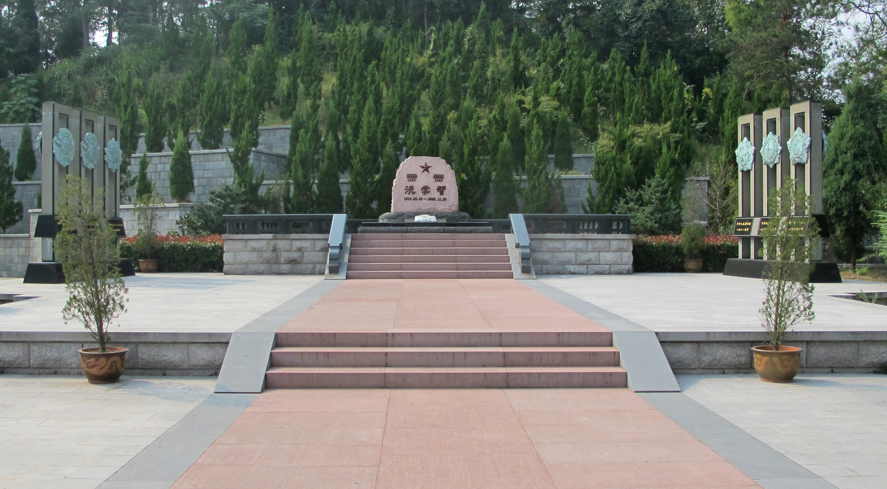 为什么墓园需要红色文化？？